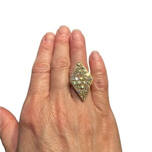 Vintage Emmons Aurora Borealis Rhinestone Hinged Cocktail Ring Gold Tone 5–5.25)